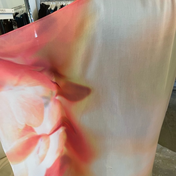 Scarf Top - Picture 4 of 6